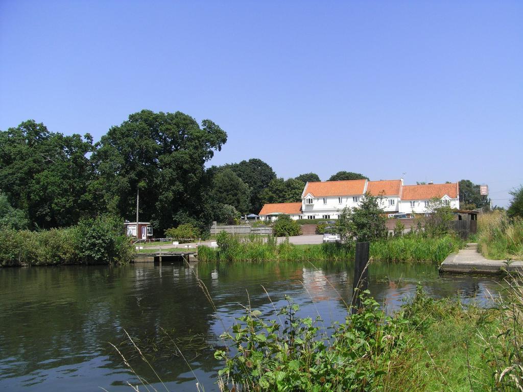 Wayford Bridge Inn Hotel Stalham Exteriér fotografie