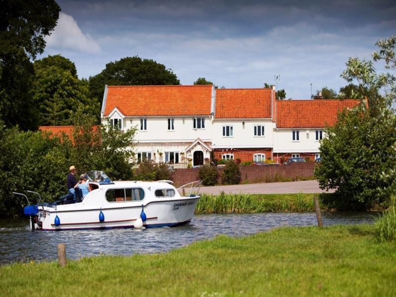 Wayford Bridge Inn Hotel Stalham Exteriér fotografie